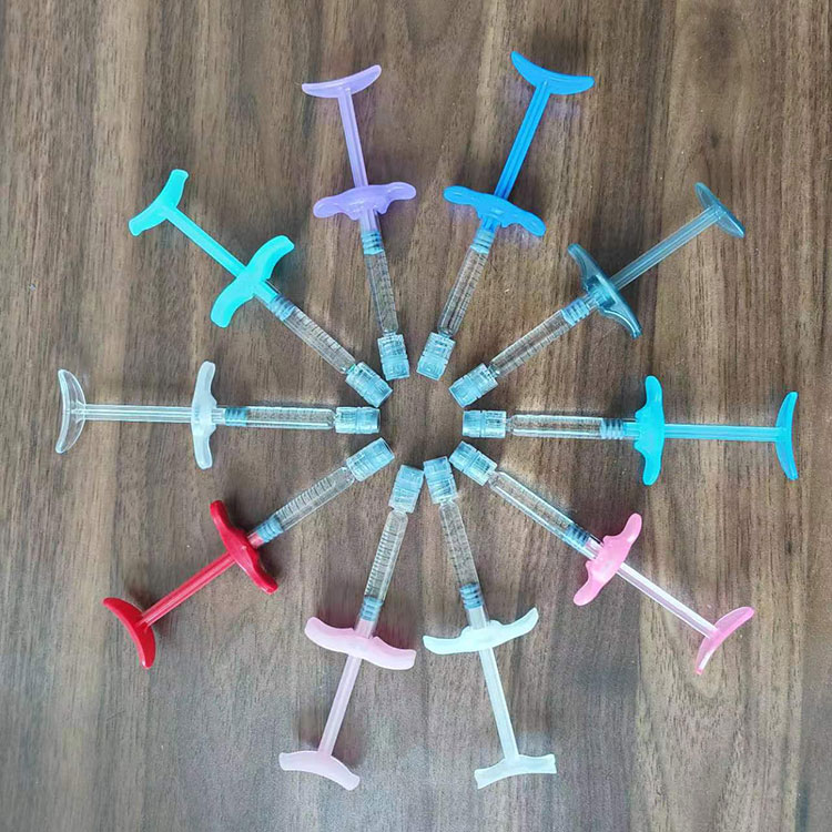 Qual è la differenza tra acido ialuronico reticolato e acido ialuronico ordinario?